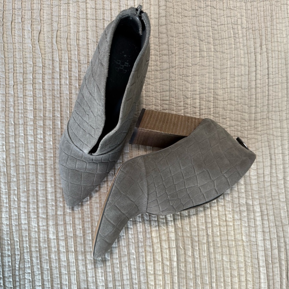 Vince Camuto Gray Crocodile Pattern Ankle Boots
